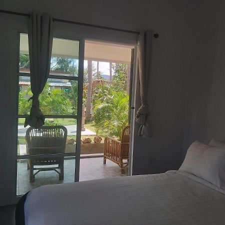 Nice Home Stay At Samroiyod Baanphakrimlay Екстериор снимка