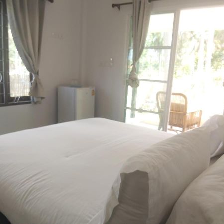 Nice Home Stay At Samroiyod Baanphakrimlay Екстериор снимка